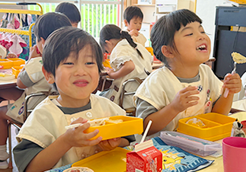 みんなで給食